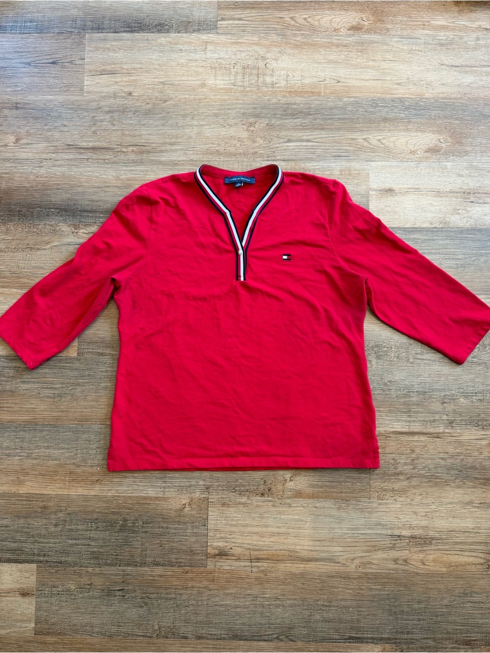 Tommy Hilfiger Women’s Red Long Sleeve V‑Neck Tee with Navy Trim XL
